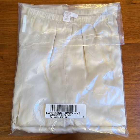 NWT Lunya Washable Silk Pearl Dolman Short Set, Swan White - Swan White / XS - Picture 6 of 8
